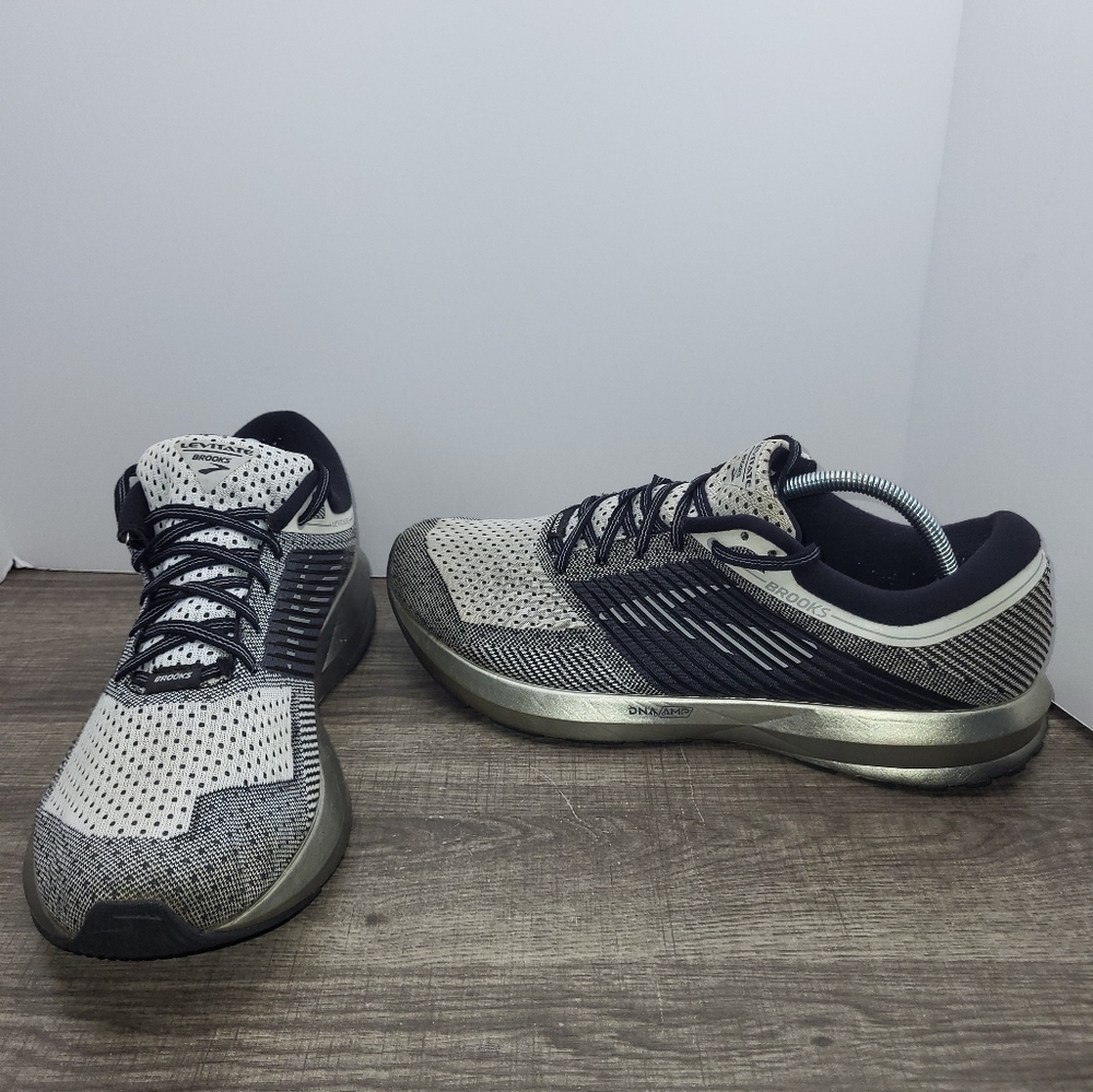 Brooks Levitate Running Shoes Men's Shoe Size 11.5 D Silver Black 1102691D156